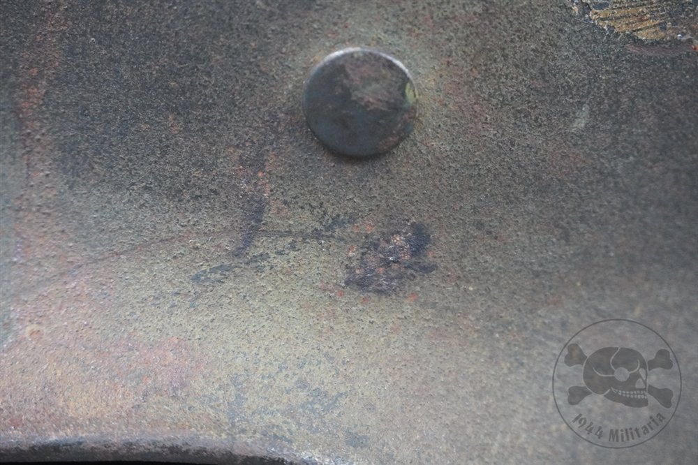 Original German WWII Luftwaffe M40 Single Decal Normandy Camouflaged Helmet Q64 — image 4