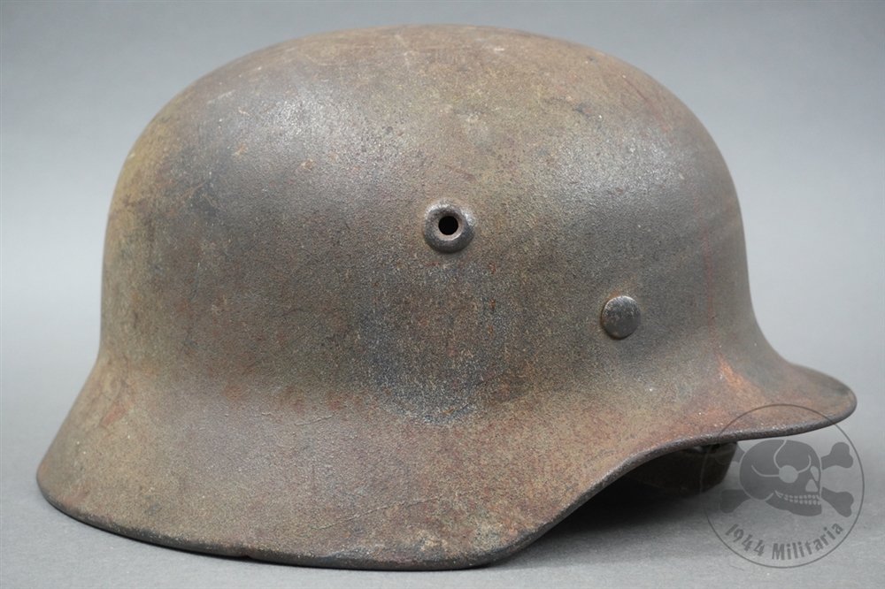Original German WWII Luftwaffe M40 Single Decal Normandy Camouflaged Helmet Q64 — image 7