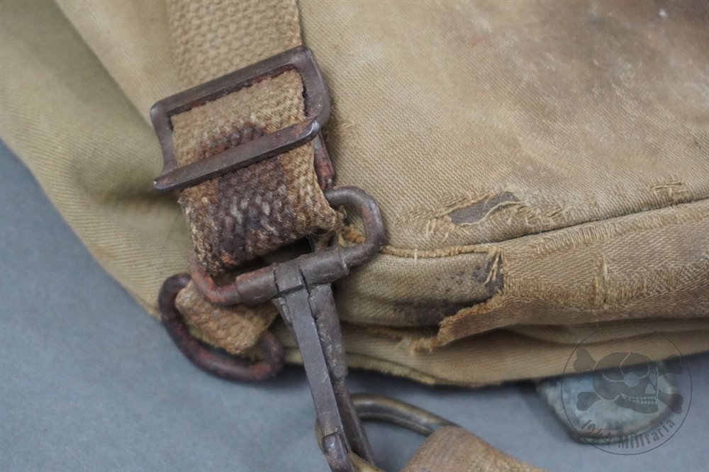 Original US WWII Musette Pouch Marked And Dated 1942 With GP Strap — image 8