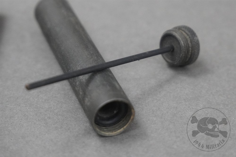 Unissued Original US WWII M1 Carbine Oiler — image 5