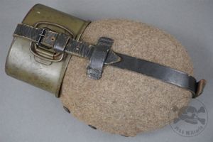 Original German WWII .7-Liter Non-Matching Canteen S.S.L. 41