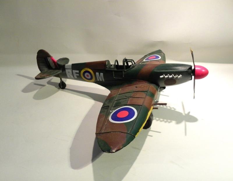 2 Large Vintage WW2 Fighter Aircraft. — image 6