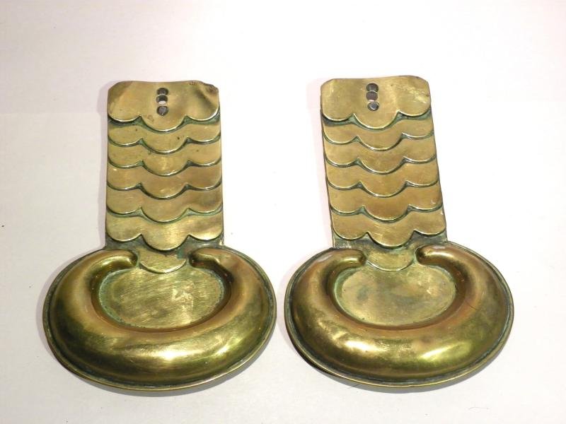 Victorian Officers Lobster Tail Epaulettes. — image 2