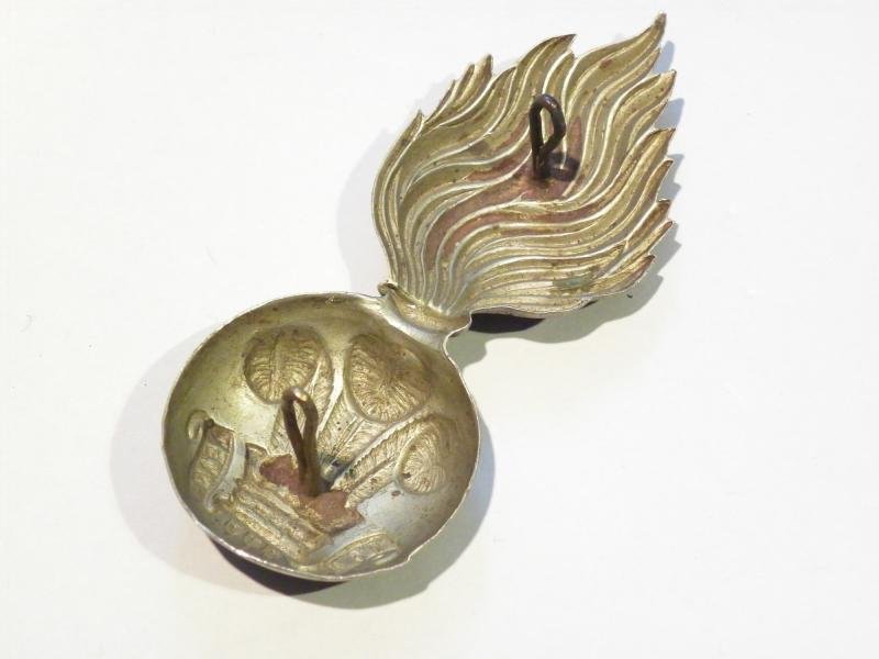 Victorian Royal Welsh Fusiliers Fur Cap Badge. — image 2