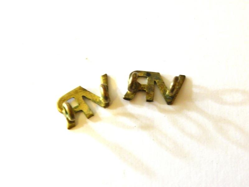 WW2 RAF Volunteer Reserve Collar Badges. — image 2