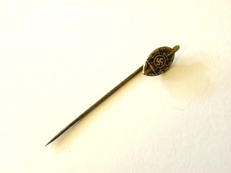 1930's German NSKOV Veterans Pin. — image 3