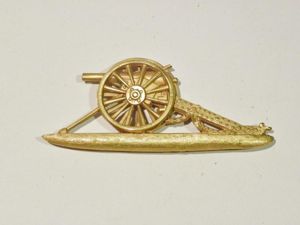 Lt Victorian Gilt Metal Artillery Officers Pouch Badge.