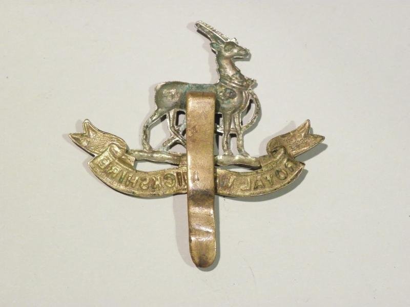 Vintage Royal Warwickshire Regiment Cap Badge. — image 2