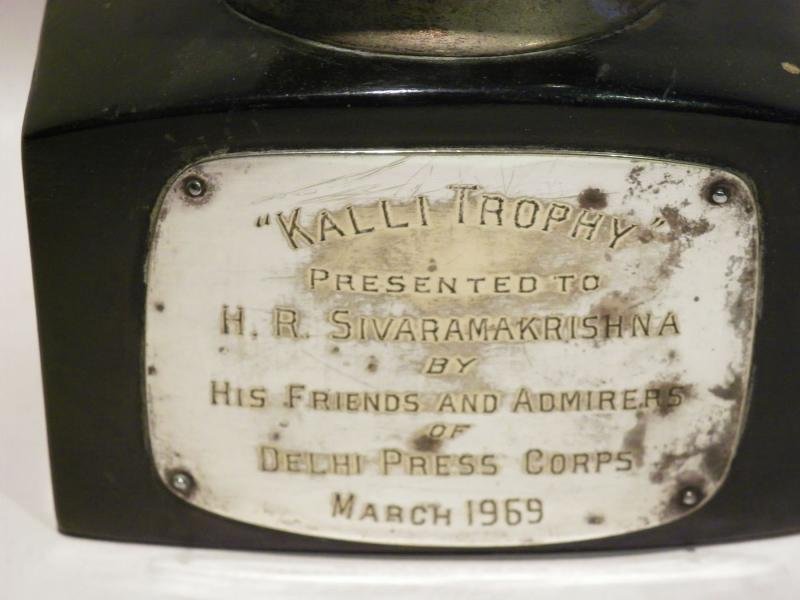 Unusual Vintage White Metal Indian Delhi Press Corps 'Kalli Trophy' — image 3