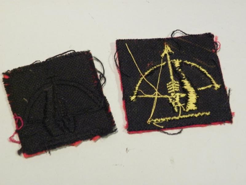 Pair WW2 1st Pattern Anti-Aircraft Cloth Patches. — image 2