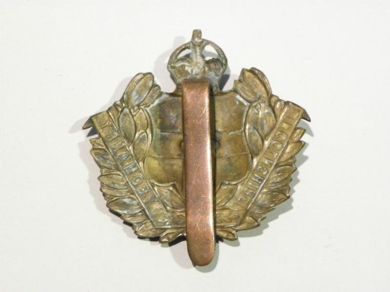 WW1 Era Lincolnshire Yeomanry Cap Badge. — image 2