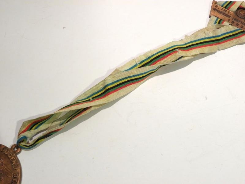 A 1980's German Sports medallion with Honour 1936 Berlin Olympics Bronze — image 4