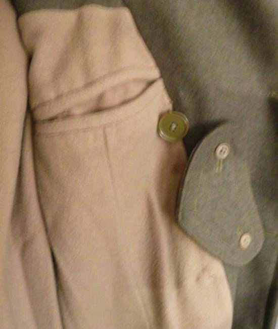 Superb WW2 Scottish Officers Trench Coat. — image 3