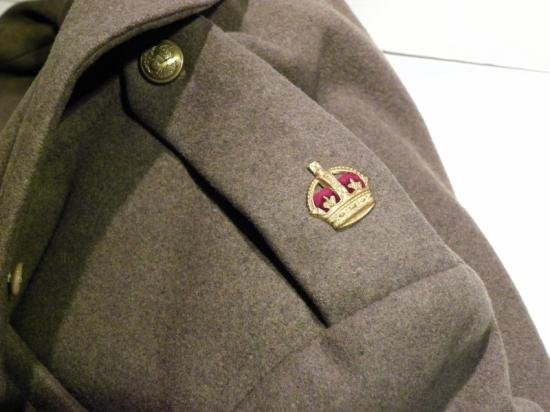 Superb WW2 Scottish Officers Trench Coat. — image 5