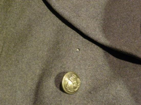 Superb WW2 Scottish Officers Trench Coat. — image 8