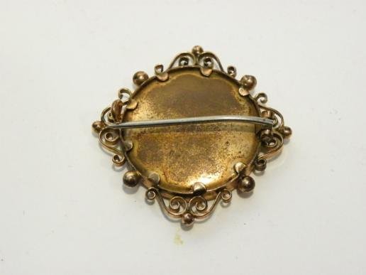 Pretty WW1 Era German Sweetheart Brooch – with Soldier — image 3