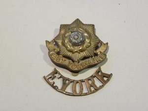 WW1 East Yorkshire Cap and Shoulder Badge.