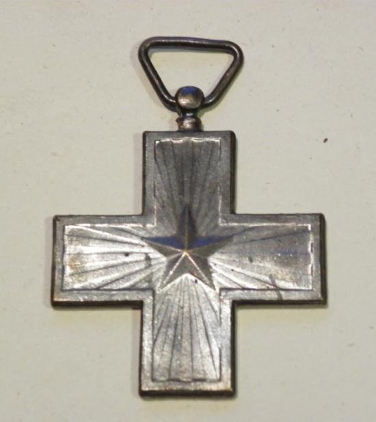 Post WW2 Italian War Merit Cross — image 3