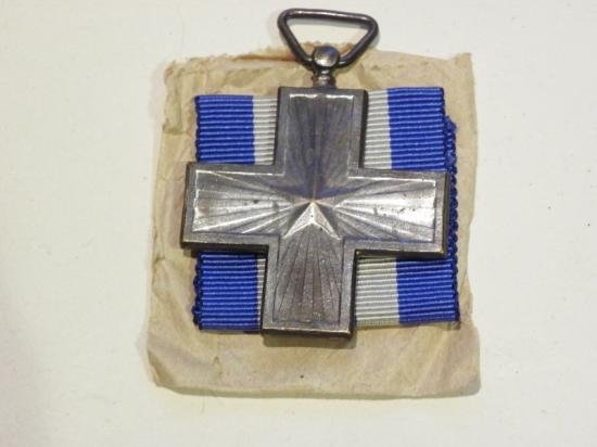 Post WW2 Italian War Merit Cross — image 4