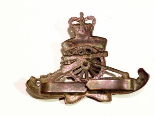 QEII Royal Artillery Officers Bronze Service Dress Cap Badge — image 2