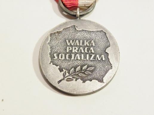 Vintage Polish Communist Medal — image 3