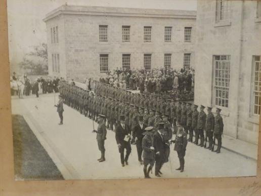 Superb Early WW1 Era Framed Photograph – Cheshire Regiment (king) — image 2