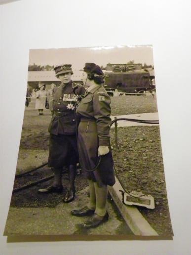 1952 Reuters Press Photo – Princess Royal & WRACS — image 2