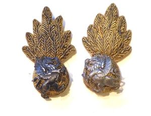 Pair Royal Welsh Fusiliers Officers Bullion Collar Grenades.