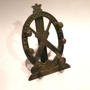 Interesting Victorian Cricket Themed Pen Stand