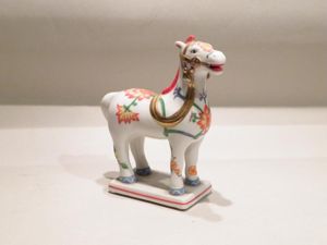 1987 Franklin Mint Porcelain Kakiemon Horse Figurine
