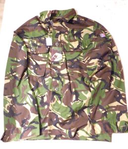 Vintage Army Camouflage Combat Jacket Chest 104