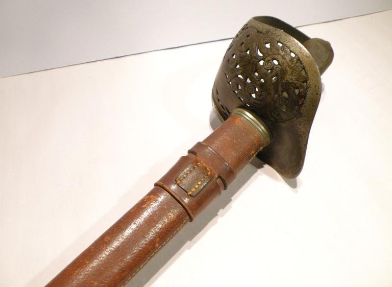 Edward VII Infantry NCO's Sword. — image 9