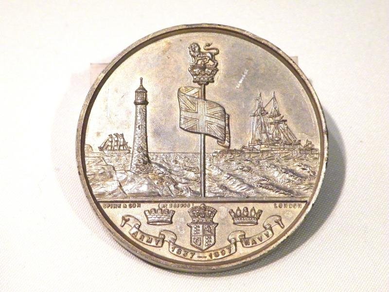Queen Victoria 1897 Jubilee Army & Navy Medallion. — image 2
