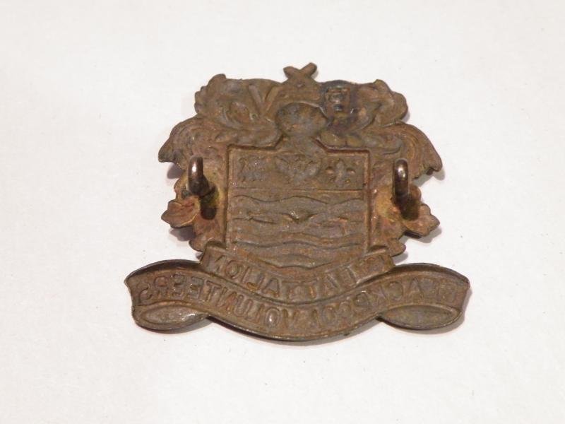 Scarce WW1 Blackpool Volunteers Cap Badge. — image 2