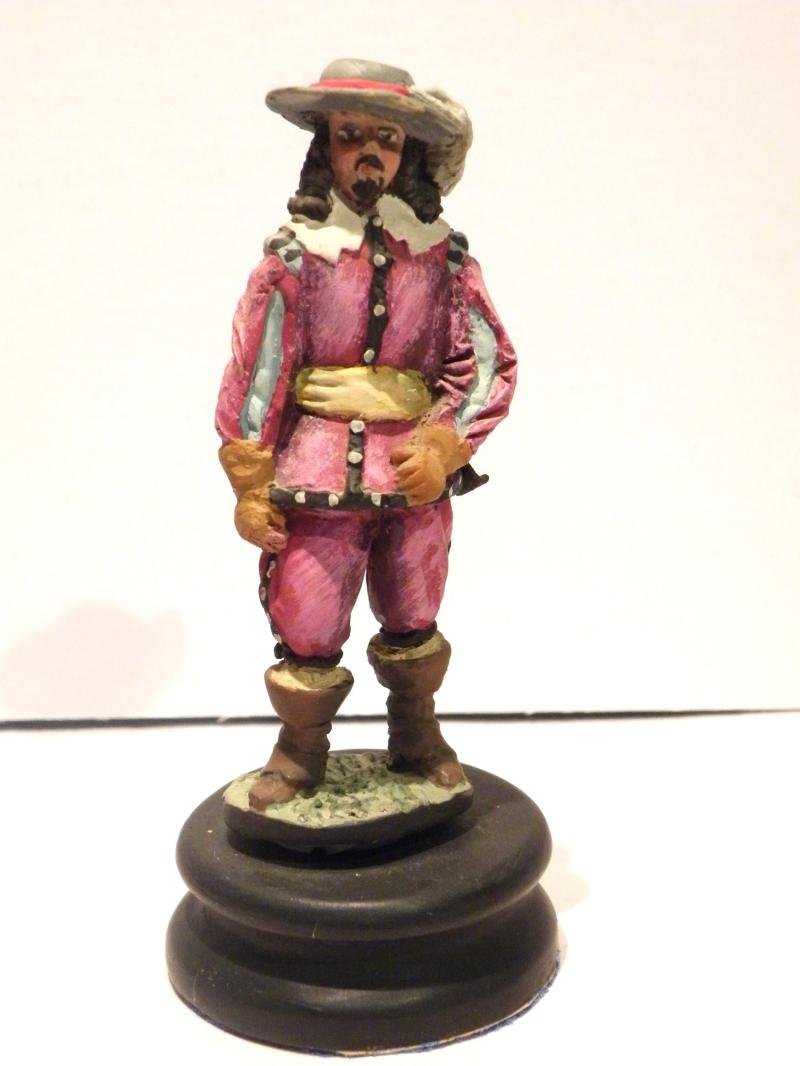 Two Vintage Hand Painted Figures – Cavalier and Roundhead — image 3