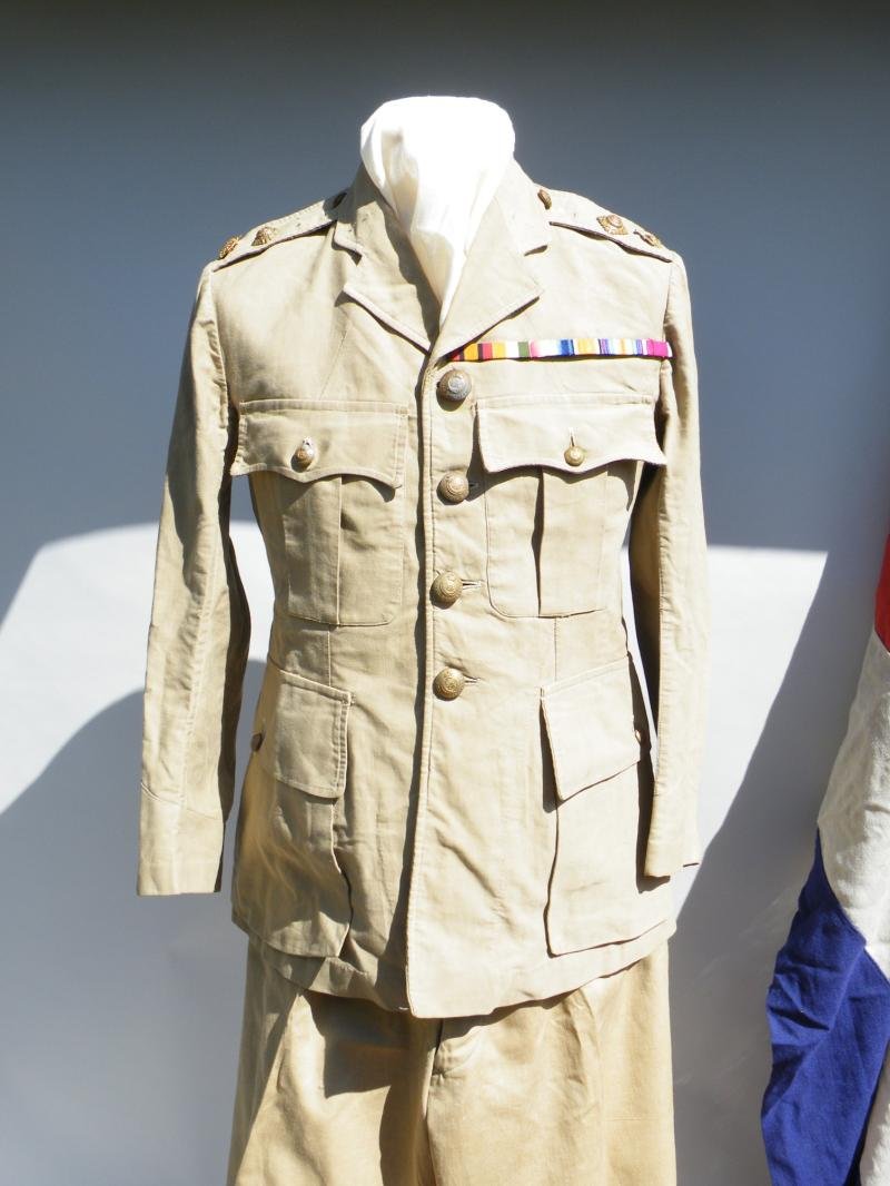 Post WW1 Offices Tropical Uniform. — image 2