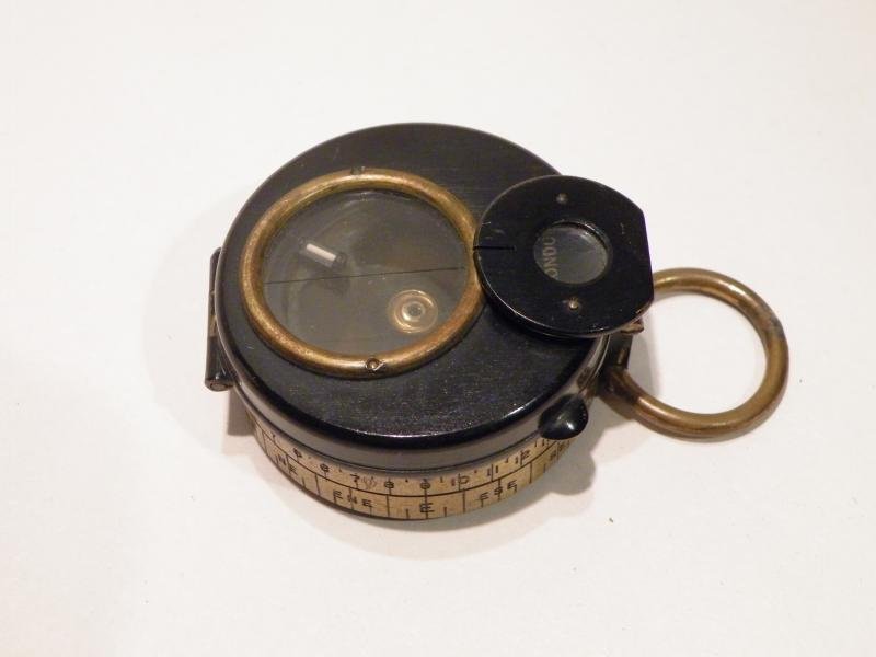 WW1 Officers Compass in Case. — image 2