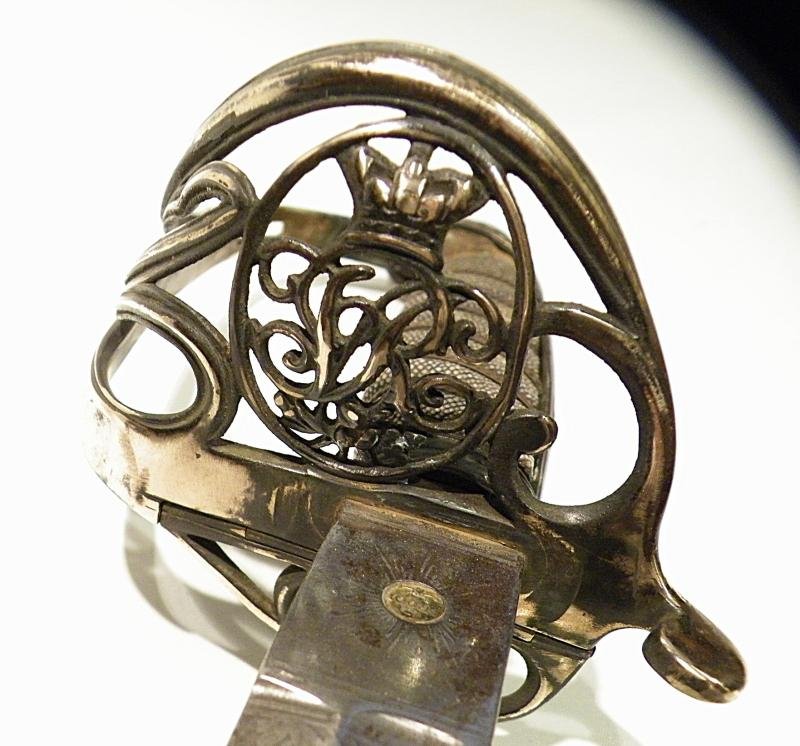 Victorian 1822 / 45 Pattern Infantry Officers Sword. — image 4