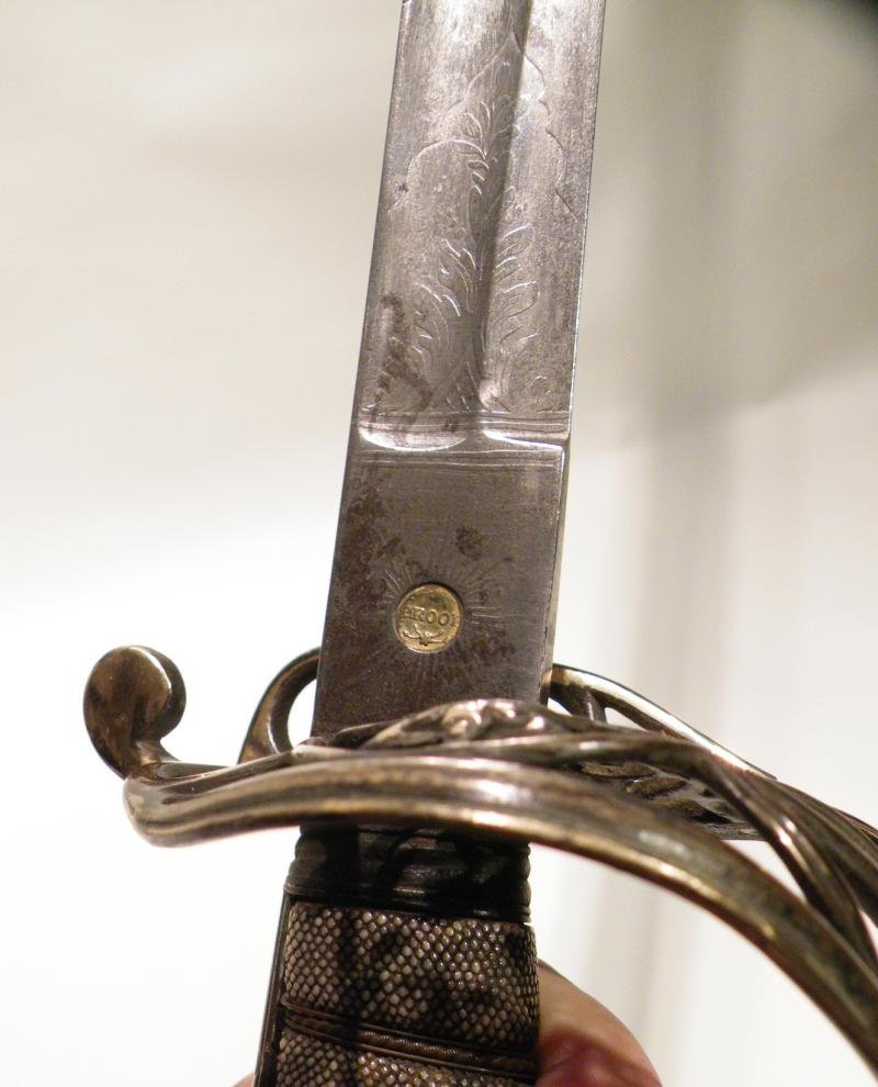 Victorian 1822 / 45 Pattern Infantry Officers Sword. — image 9