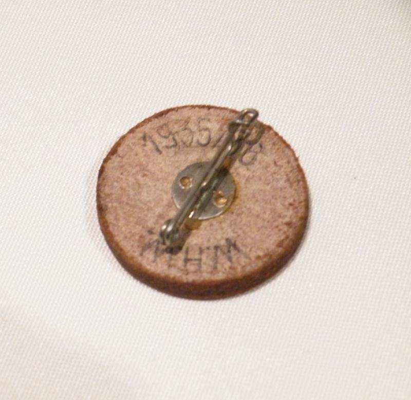 1930's German Wolfsangle Rune Day Badge. — image 2