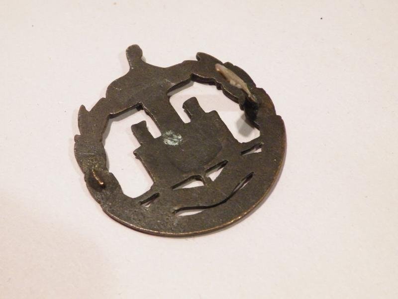 WW1 Era Dorset Regiment Officers Cap Badge, — image 2