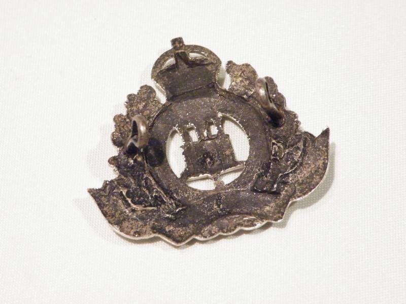 Suffolk Regiment Officers Cap Badge. — image 2