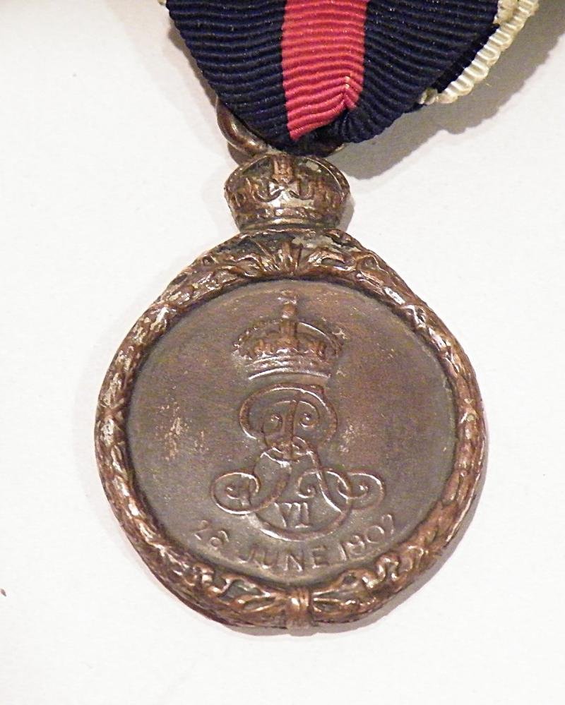 Rare Bronze Edward VII Coronation Medal 1902 — image 3