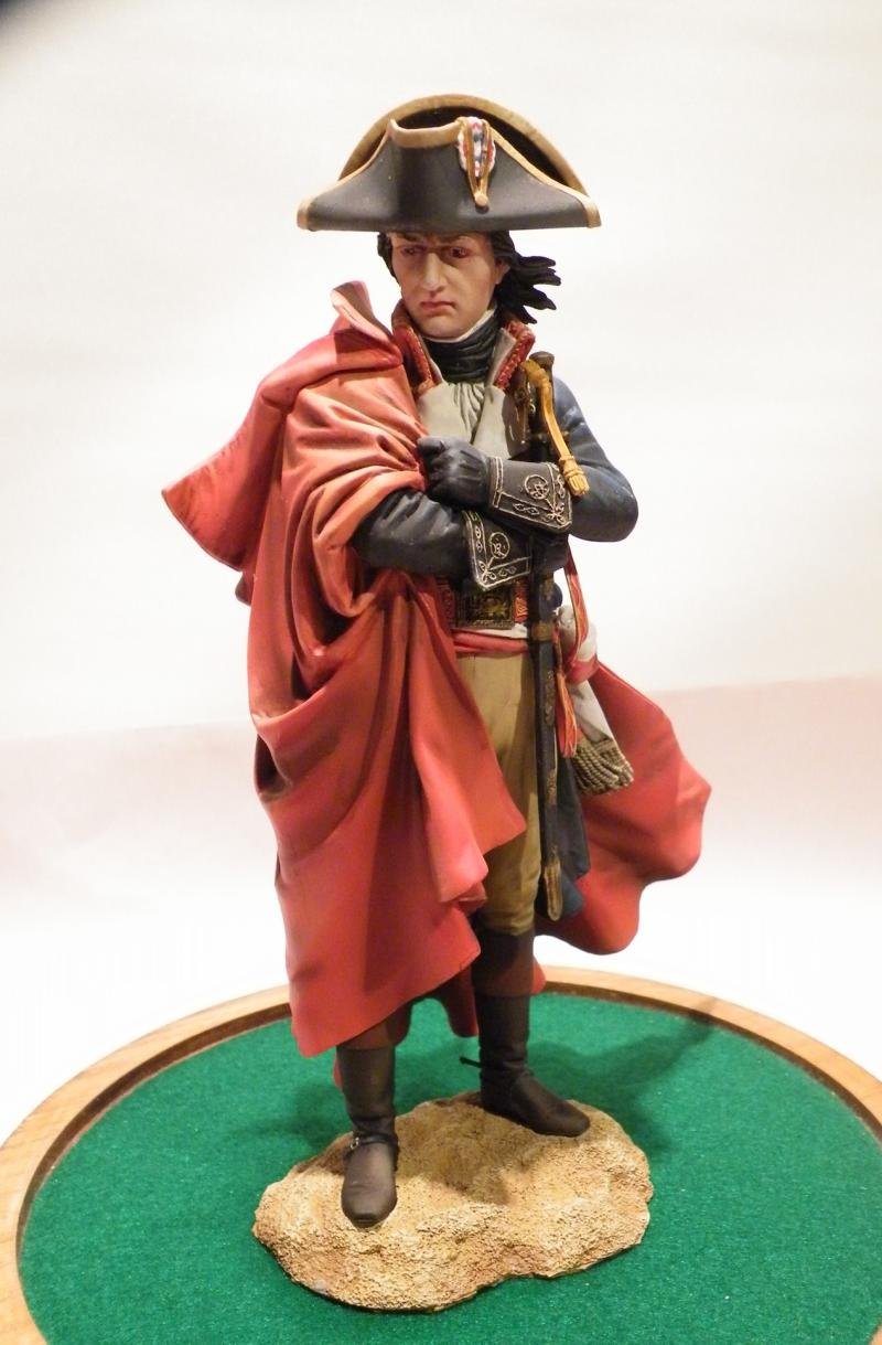 Very Detailed Model of Napoleon Bonaparte under Glass Dome — image 2