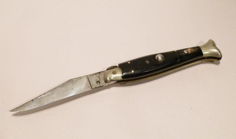 Vintage Fishtail Lock Knife. — image 2