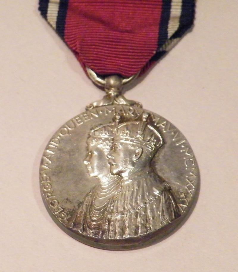 1935 George V Jubilee Medal. — image 2