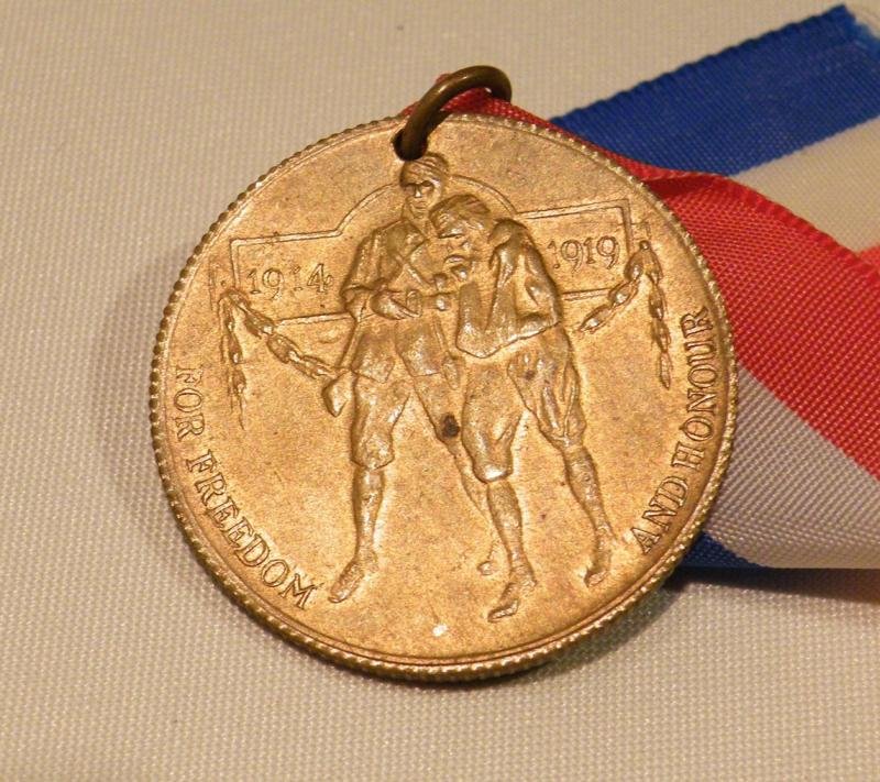 Scarce WW1 Era Anglo Indian 1914-19 Peace Medal — image 2