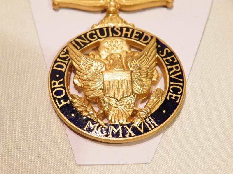 Vintage United States Army Distinguished Service Medal with Bar — image 2