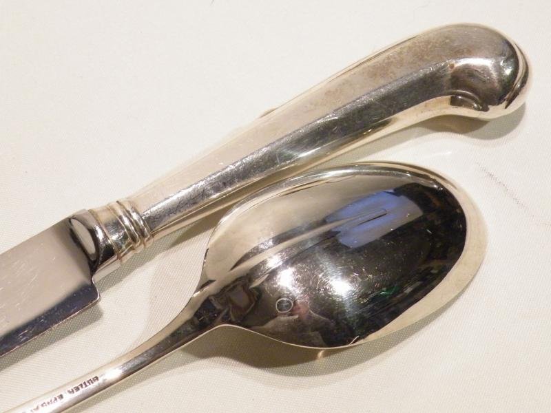 Stunning Butler of Sheffield A1 Plate set of Cutlery Pistol Grip & Rat Tail — image 7