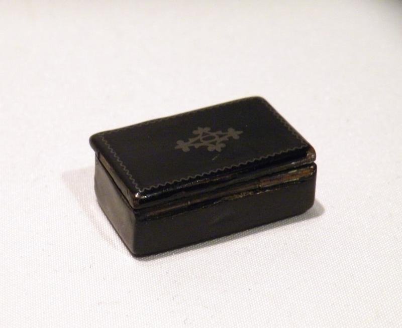 Georgian Miniature Paper mâché Snuff Box. — image 3